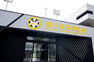 Báo bóng đá: Đội Quảng Châu nợ lương của Cannavaro khoảng 1 triệu euro, đội bóng muốn giải quyết từng kỳ